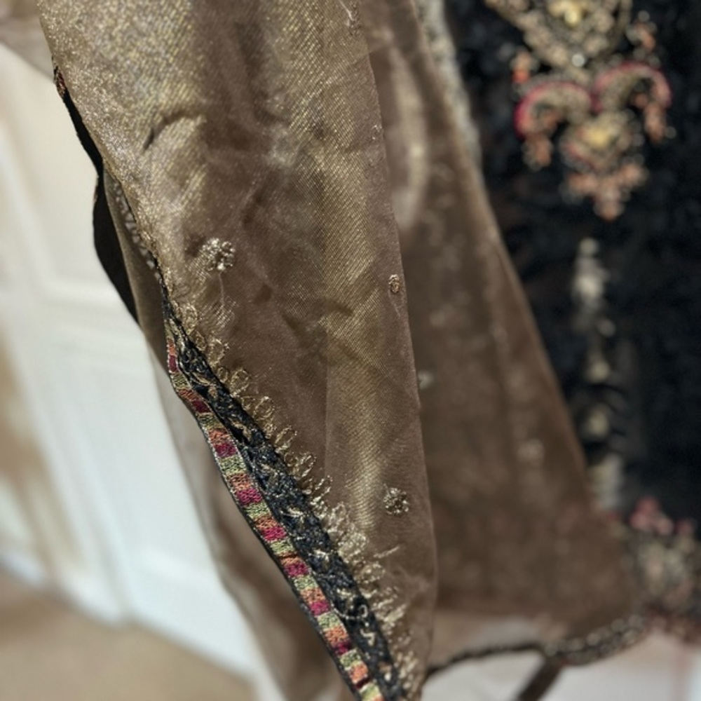 Beautiful brand new Pakistani/Indian dress. - Picture 12 of 13